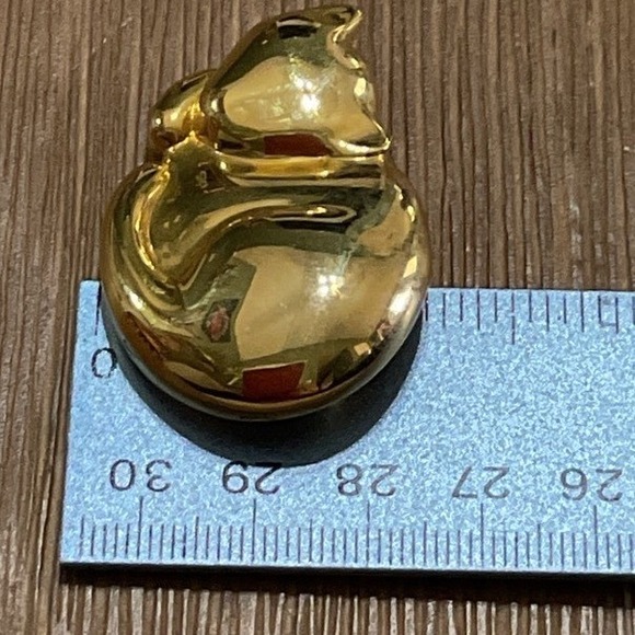 Liz Claiborne Cat Brooch Pin Sleeping Gold Tone Glossy Vintage Signed 1.75" - Picture 6 of 6